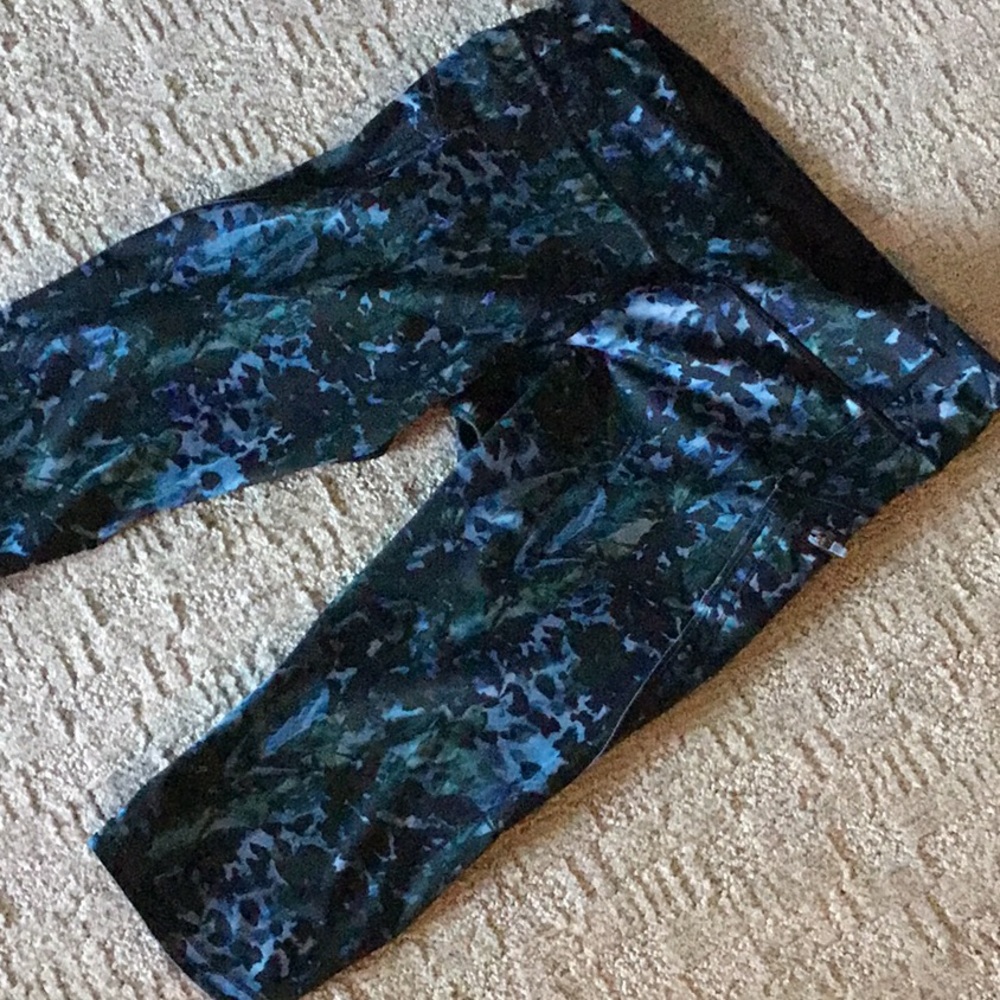 Sport Capri  size Lg